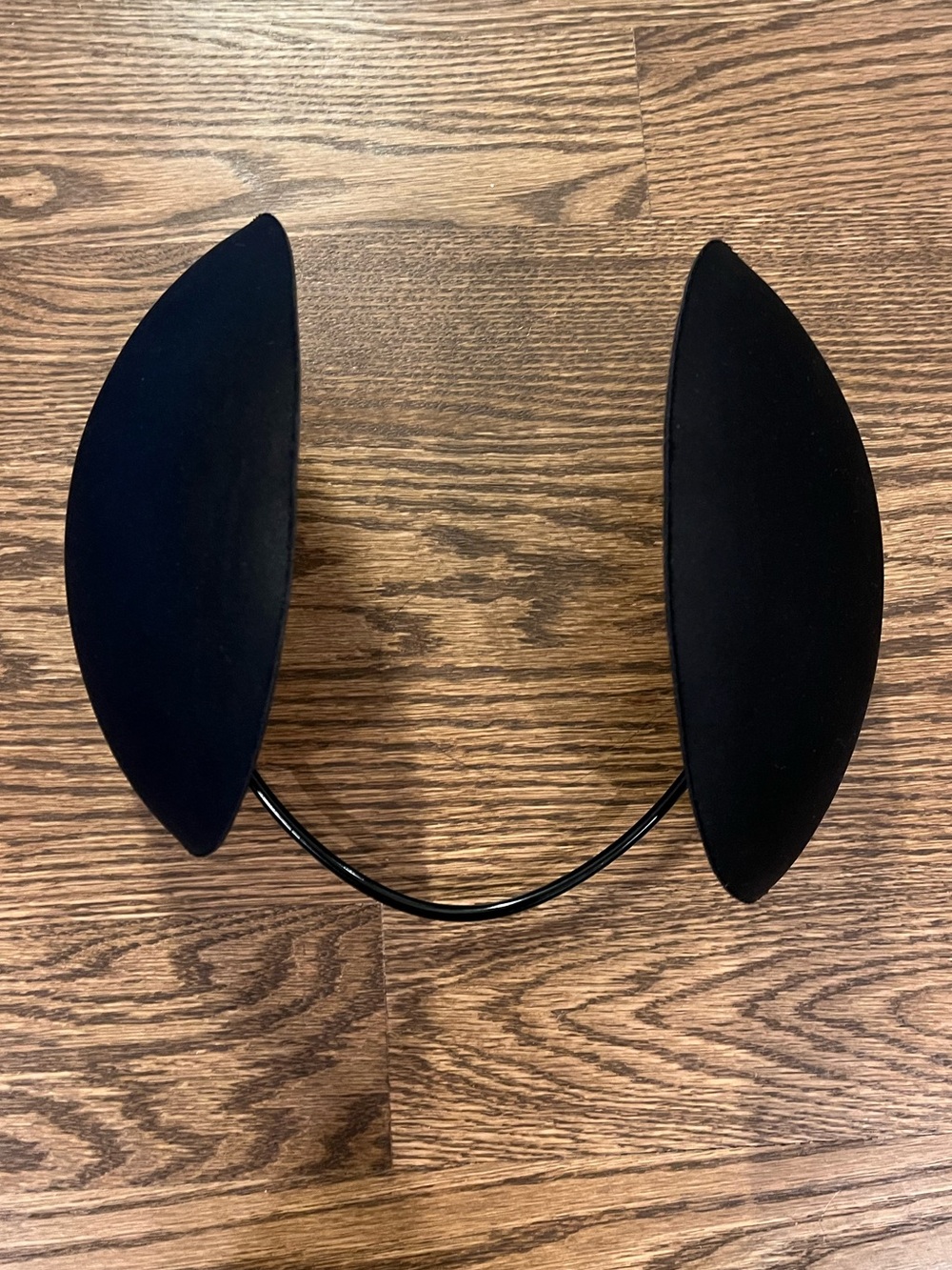 NEW Misses Kisses Bra: Moderate Plunge Bra with Black Pads | Size Voluptuous XL - Picture 4 of 7